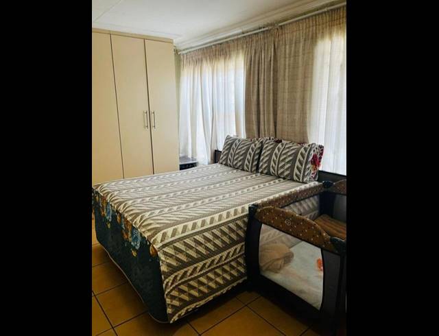 4 BEDROOM HOUSE FOR SALE IN CLAYVILLE INDUSTRIA